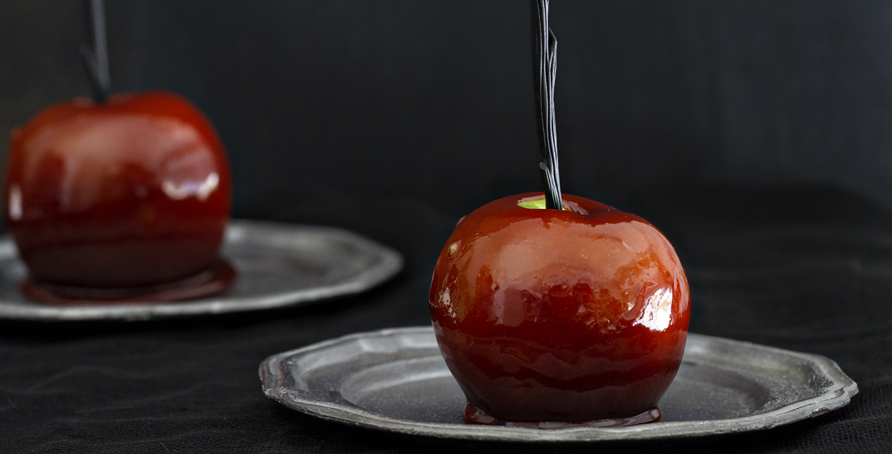 Cinnamon Marshmallow Candy Apples