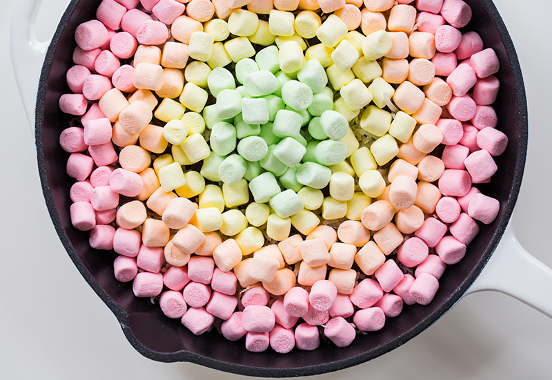 Rainbow S'mores Skillet_mallows