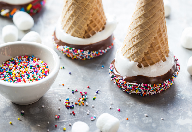 How to Make Toasted Marshmallow-Fluff-Dipped Ice Cream Cones