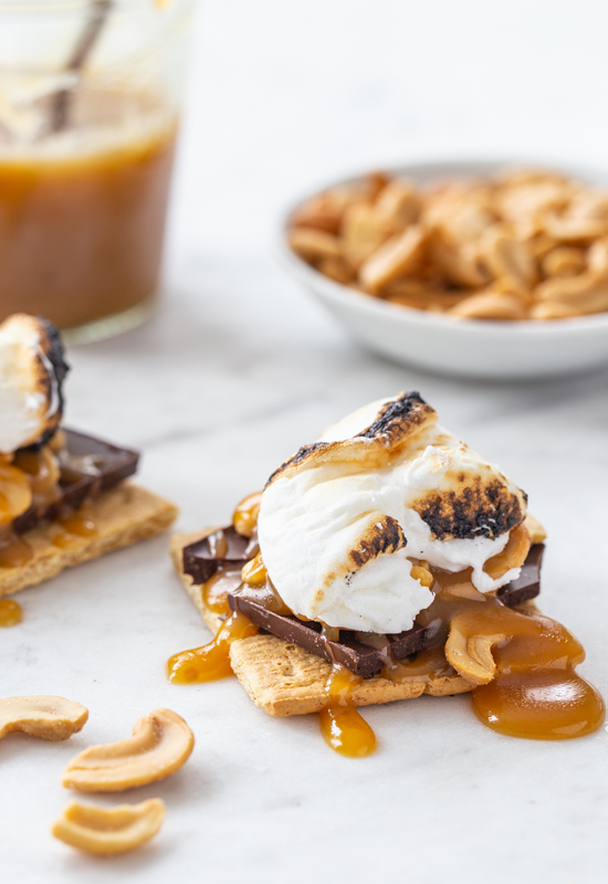 21 Must-Try Mini Marshmallow Recipes - caramel and cashews